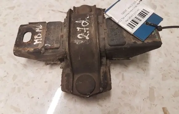 Mercedes-Benz ML W163 Gearbox mount A1632400118