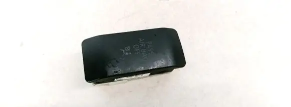 Passenger airbag on/off switch