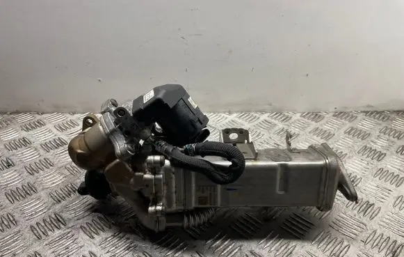 BMW 5 F10 F11 EGR valve cooler 7822350 7810871