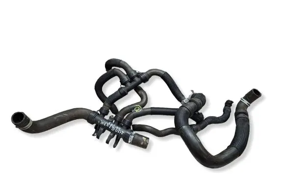 Renault Trafic III (X82) Engine coolant pipe/hose S27649352 215012747R