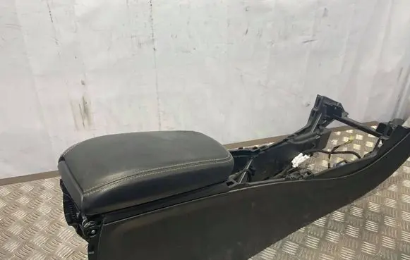 Mercedes-Benz CLA C117 X117 W117 Center console A1766801300
