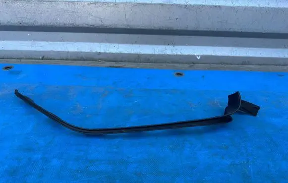 Mercedes-Benz GLE W167 Front bumper splitter molding A1678850610