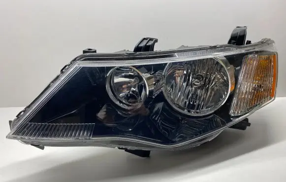 Mitsubishi Outlander Headlight/headlamp 8301B325