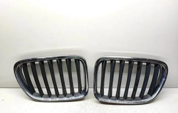 BMW X1 E84 Front bumper upper radiator grill 2993304 2993305