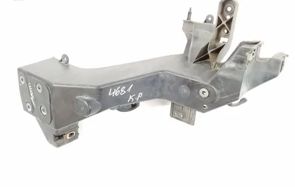 Jeep Grand Cherokee Headlight/headlamp mounting bracket 5156135AA