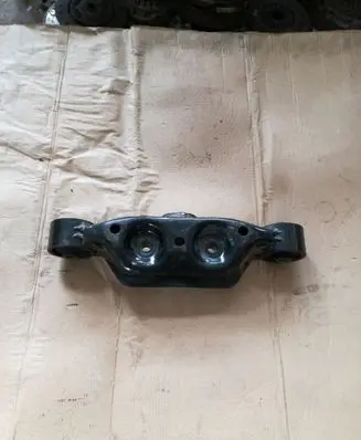 Subaru Outback Rear differential/diff mount bracket 09152