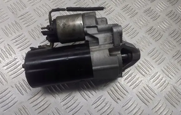 Renault Megane III Starter motor 8200741476