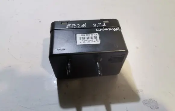 Mercedes-Benz E W211 Central locking vacuum pump 0008002548 A3510020010