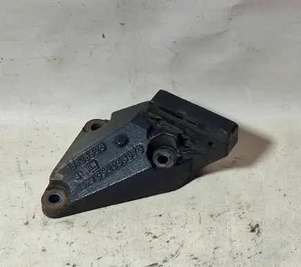 Opel Zafira B Engine mounting bracket 13125628 332253673