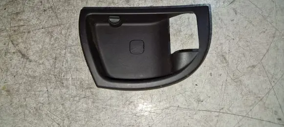 Hyundai Santa Fe Front door interior handle trim 826212B000