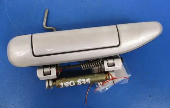 Nissan Primera Rear door exterior handle