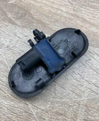Audi A3 S3 8P Windshield washer spray nozzle 8P0955988