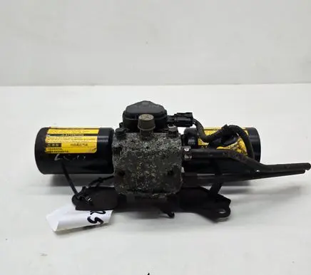 Toyota Land Cruiser (J150) Air suspension compressor 4886060030 16511013010 001109130155