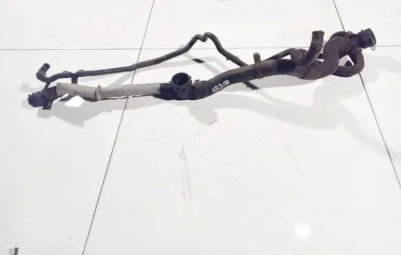Volkswagen PASSAT B6 Engine coolant pipe/hose