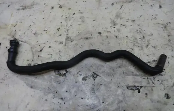 Nissan X-Trail T32 Engine coolant pipe/hose
