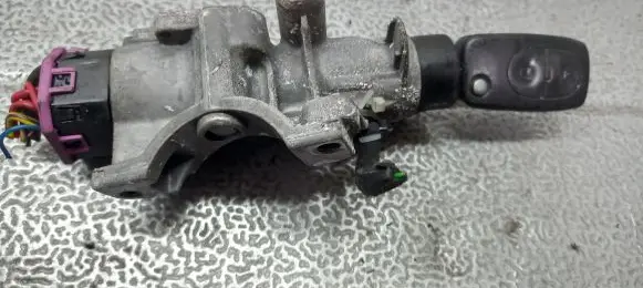 Audi A4 S4 B5 8D Ignition lock