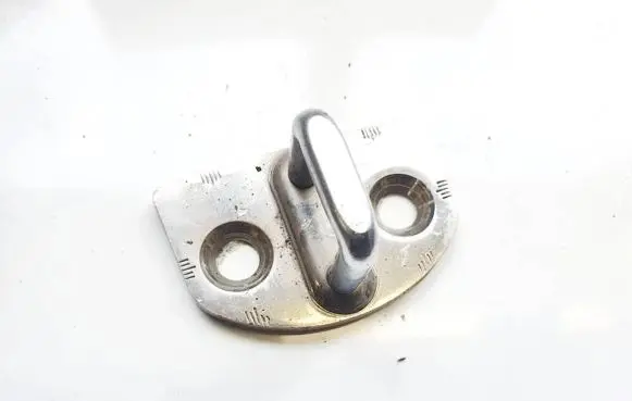 Skoda Fabia Mk1 (6Y) Rear door lock loop/hook striker 1u0837033b