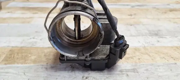 Volkswagen Jetta V Throttle valve 03G128063A