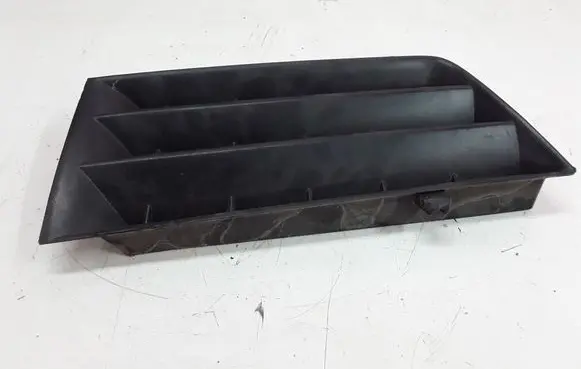 Renault Megane II Front bumper lower grill G8200114156E