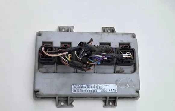 Chrysler PT Cruiser Comfort/convenience module P04727074AE