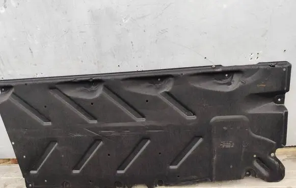 Mercedes-Benz CLA C117 X117 W117 Center/middle under tray cover A2466840200