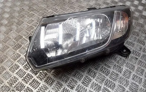 Renault Sandero II Headlight/headlamp 260604111r
