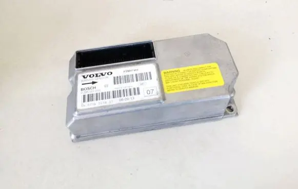 Volvo V70 Airbag control unit/module 0285001655 P30667469