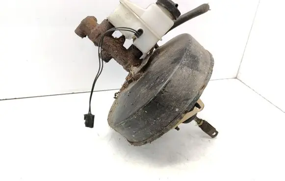 Mazda 929 Brake booster 81404222