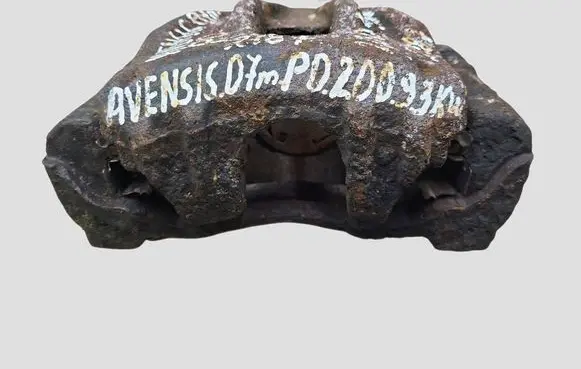 Toyota Avensis T250 Front brake caliper