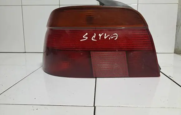 BMW 5 E39 Rear/tail lights 8358031 2VF00724001