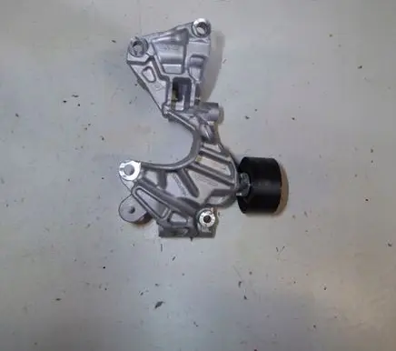 Smart ForFour II W453 Engine mounting bracket 117107055