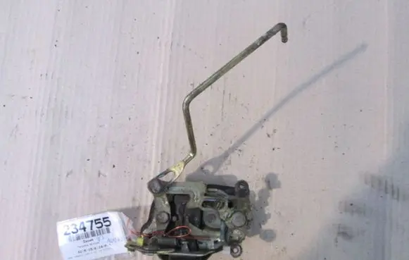 Toyota Hilux (N80, N90, N100, N110) Front door lock