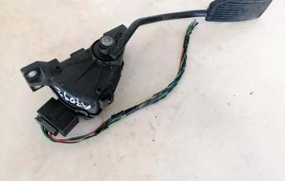 Nissan Almera N16 Accelerator throttle pedal 18002au410
