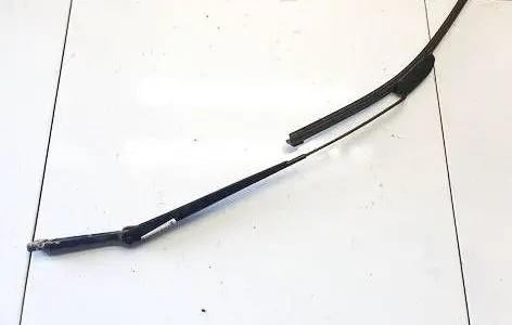 Front wiper blade arm