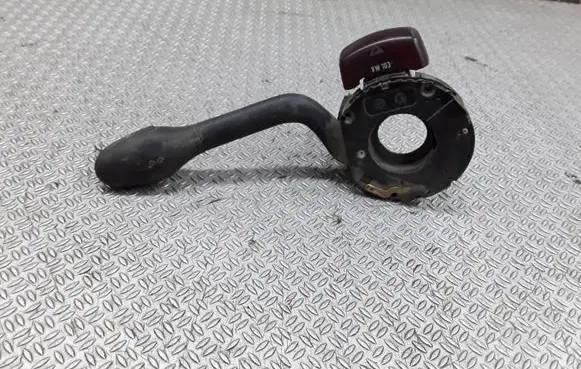 Volkswagen Polo III 6N 6N2 6NF Indicator stalk QC88002