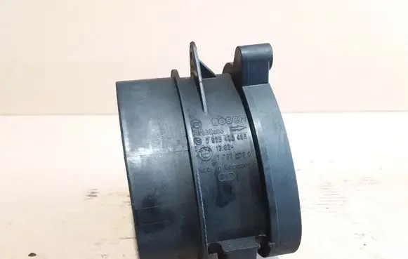 BMW 5 E39 Mass air flow meter 0928400468 7787076
