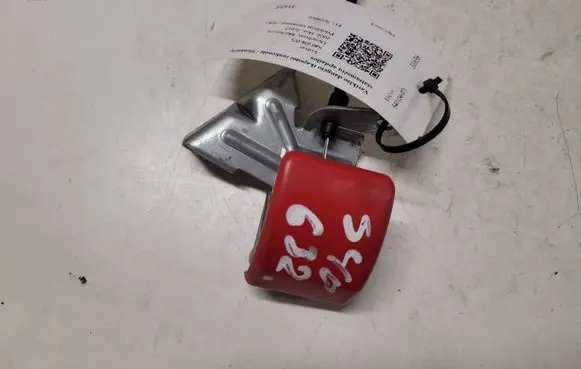 Volvo S40 Engine bonnet (hood) release handle