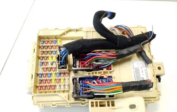 KIA Ceed Fuse module 91950J7100