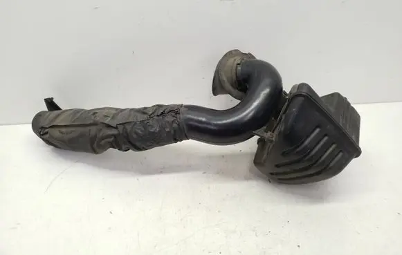 Chevrolet Captiva Intake resonator 96831982