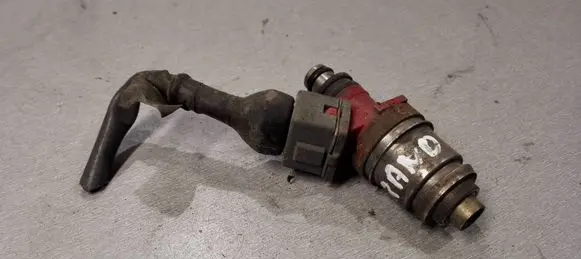Nissan Terrano Fuel injector JS211