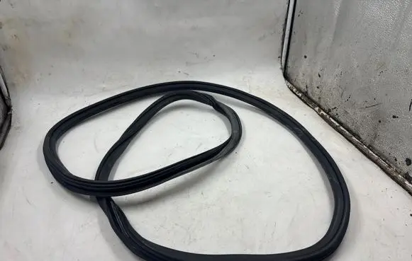 Audi A4 S4 B8 8K Rear door rubber seal (on body)