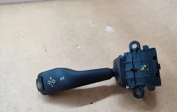 BMW X3 E83 Indicator stalk 363668