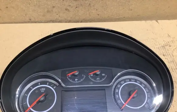 Speedometer (instrument cluster)