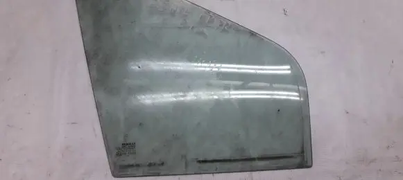 Renault Scenic I Front door vent window glass four-door 