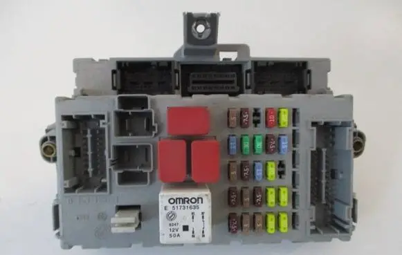 Fiat Bravo Fuse module 406626
