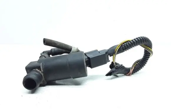 Volvo V50 Windscreen/windshield washer pump