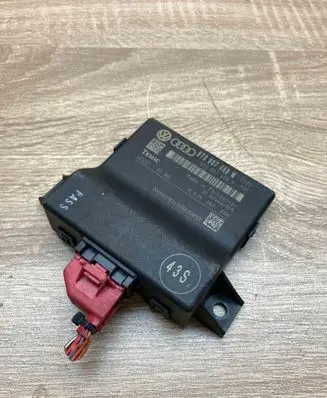 Audi A5 8T 8F Gateway control module 8T0907468M 8T0907468H WITHPLUG