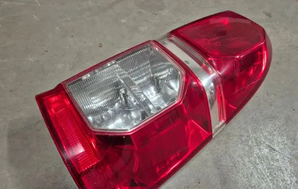 Toyota Hilux (AN10, AN20, AN30) Rear/tail lights