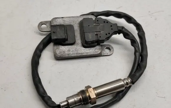 Mercedes-Benz C W205 Lambda probe sensor A0009053503 5WK96682D 0009053503