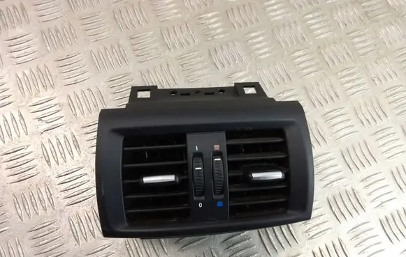 BMW X3 F25 Rear air vent grill 9200888